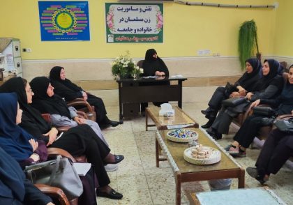 برگزاری نشست بصیرتی با موضوع نقش و ماموریت زن مسلمان در جامعه هنرستان نرجس خاتون